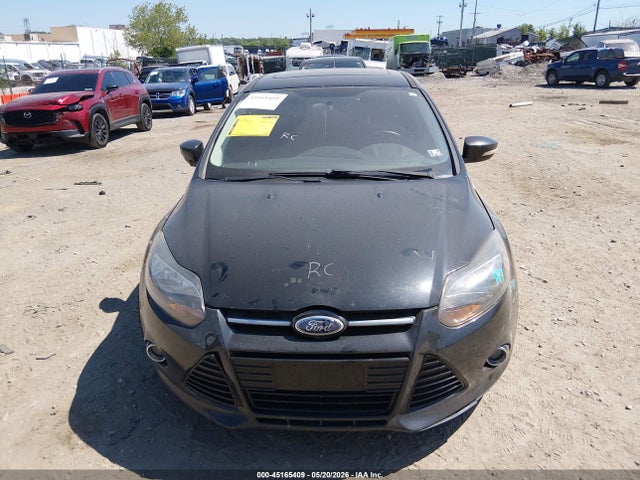 1FADP3N26EL415893 Ford Focus Titanium