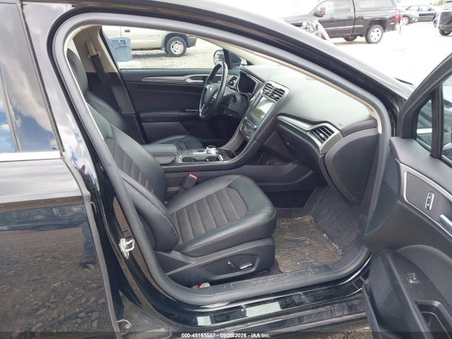3FA6P0HD8HR310153 Ford FUSION SE