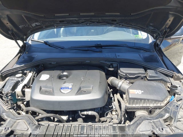 2015 Volvo S60 T5 Platinum მანქანა იყიდება აუქციონზე, vin: YV140MFM2F1344669, აუქციონის ნომერი: 45165690