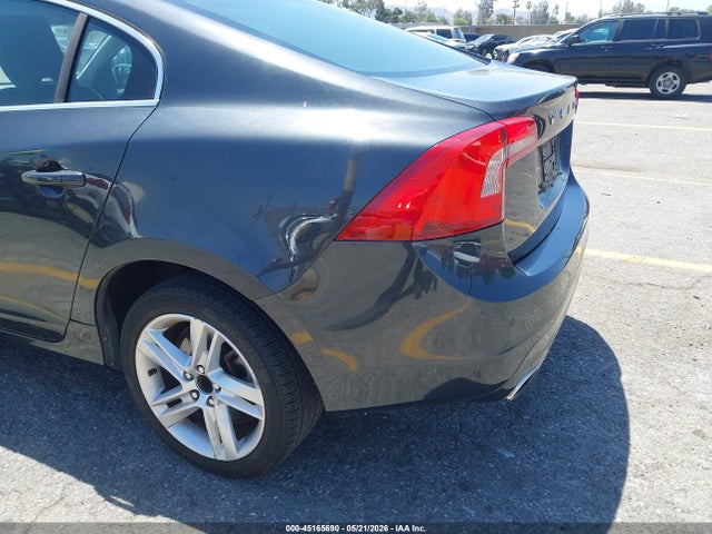 2015 Volvo S60 T5 Platinum მანქანა იყიდება აუქციონზე, vin: YV140MFM2F1344669, აუქციონის ნომერი: 45165690