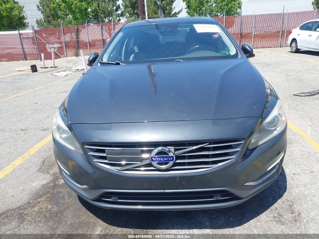 2015 Volvo S60 T5 Platinum მანქანა იყიდება აუქციონზე, vin: YV140MFM2F1344669, აუქციონის ნომერი: 45165690
