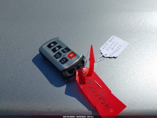 45165850 :رقم المزاد ، 5TDYK3DC5DS349533 vin ، 2013 Toyota Sienna Xle V6 8 Passenger مزاد بيع