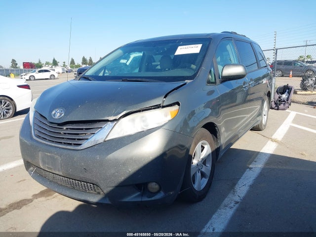 45165850 :رقم المزاد ، 5TDYK3DC5DS349533 vin ، 2013 Toyota Sienna Xle V6 8 Passenger مزاد بيع