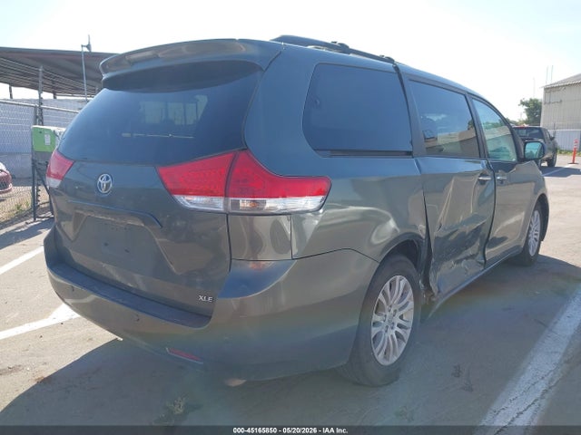 45165850 :رقم المزاد ، 5TDYK3DC5DS349533 vin ، 2013 Toyota Sienna Xle V6 8 Passenger مزاد بيع