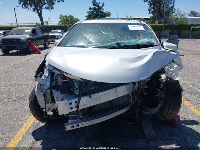 Toyota Sienna Platinum 2024 5TDERKEC3RS209317 Image 12
