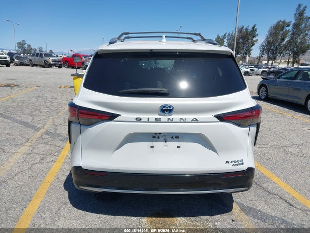 Toyota Sienna Platinum 2024 5TDERKEC3RS209317 Image 16