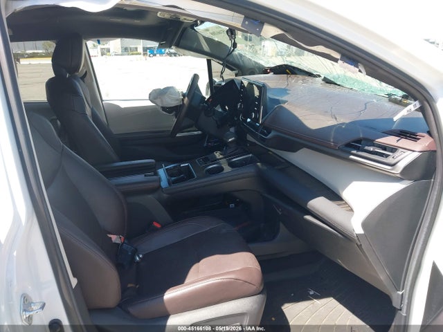 Toyota Sienna Platinum 2024 5TDERKEC3RS209317 Image 5