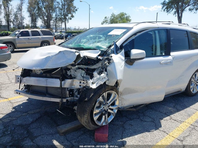 Toyota Sienna Platinum 2024 5TDERKEC3RS209317 Image 6