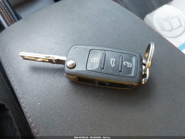 45166138 :رقم المزاد ، WVWHV7AJ1CW075733 vin ، 2012 Volkswagen Gti 4-door مزاد بيع