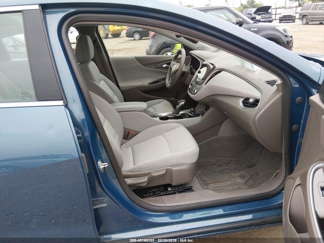 1G1ZD5ST9SF120985 Chevrolet Malibu Fwd 1lt