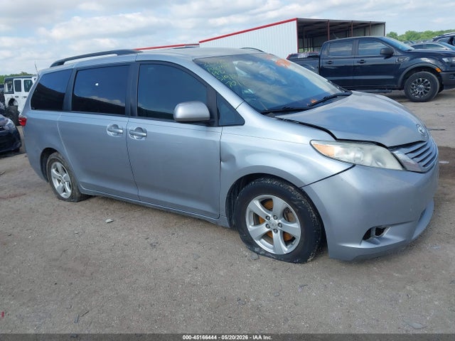 Продаж на аукціоні авто 2017 Toyota Sienna Le 8 Passenger, vin: 5TDKZ3DC8HS769794, номер лоту: 45166444