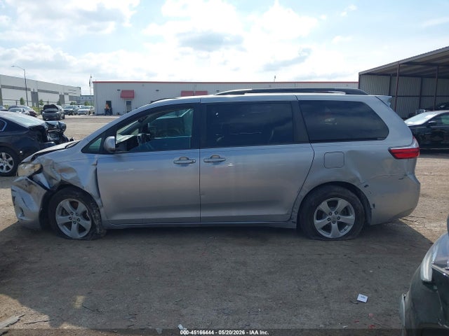 Продаж на аукціоні авто 2017 Toyota Sienna Le 8 Passenger, vin: 5TDKZ3DC8HS769794, номер лоту: 45166444