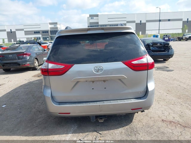 Продаж на аукціоні авто 2017 Toyota Sienna Le 8 Passenger, vin: 5TDKZ3DC8HS769794, номер лоту: 45166444