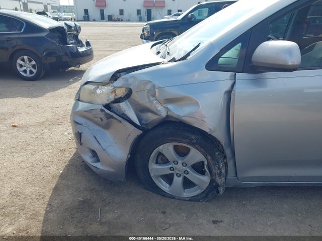 Продаж на аукціоні авто 2017 Toyota Sienna Le 8 Passenger, vin: 5TDKZ3DC8HS769794, номер лоту: 45166444