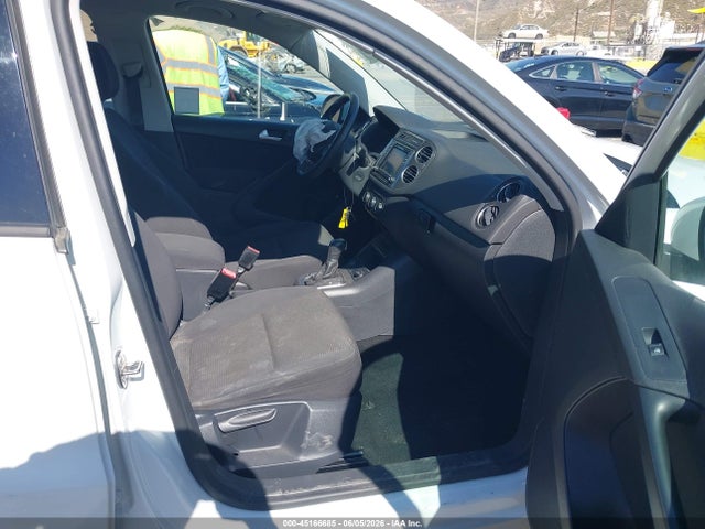 WVGAV7AX4JK005911 Volkswagen Tiguan Limited 2.0t
