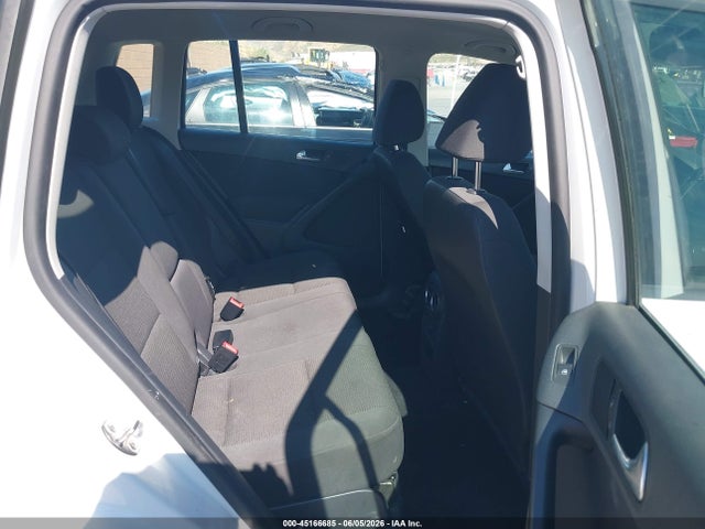 WVGAV7AX4JK005911 Volkswagen Tiguan Limited 2.0t