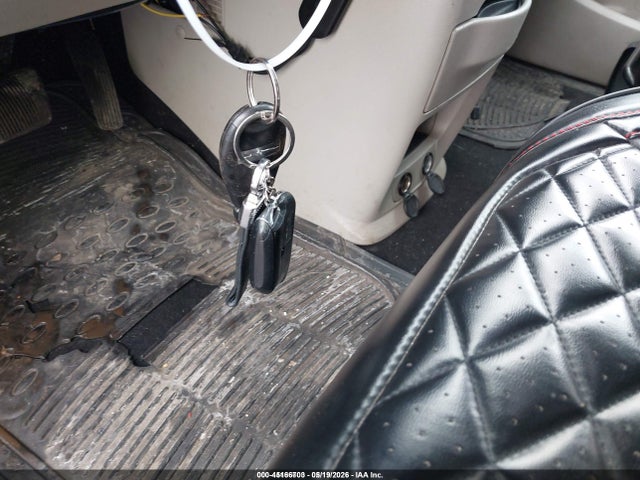45166703 :رقم المزاد ، 2C4RC1BG1DR657884 vin ، 2013 Chrysler Town & Country Touring مزاد بيع