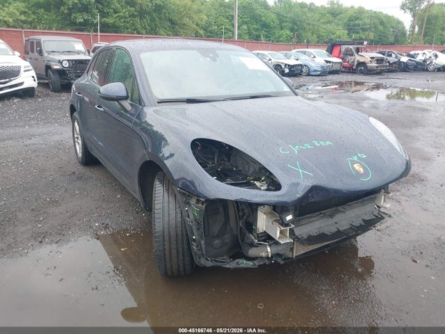 45166746 :رقم المزاد ، WP1AA2A57KLB08297 vin ، 2019 Porsche Macan مزاد بيع