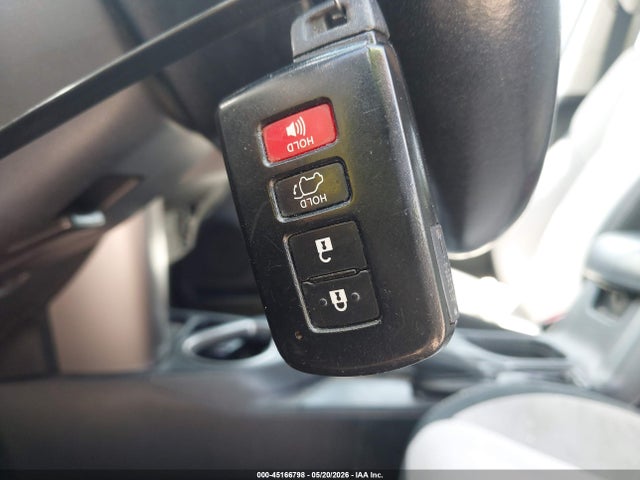 Aukcja sprzedaży 2017 Toyota Rav4 Hybrid Xle, vin: JTMRJREV1HD085528, numer aukcji: 45166798
