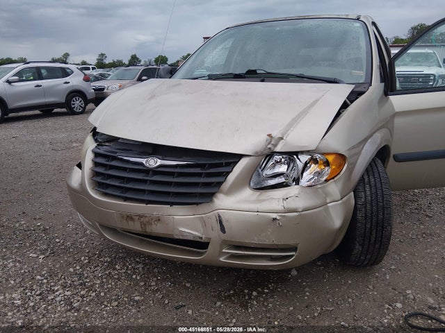 2005 Chrysler Town & Country მანქანა იყიდება აუქციონზე, vin: 1C4GP45R05B438585, აუქციონის ნომერი: 45166851