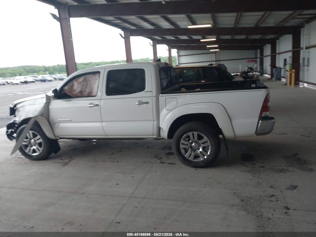45166896 :رقم المزاد ، 5TFLU4EN6FX115229 vin ، 2015 Toyota Tacoma Base V6 مزاد بيع