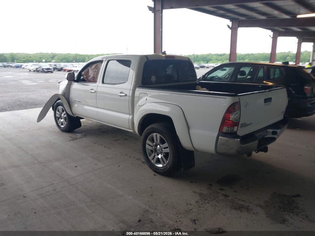 45166896 :رقم المزاد ، 5TFLU4EN6FX115229 vin ، 2015 Toyota Tacoma Base V6 مزاد بيع