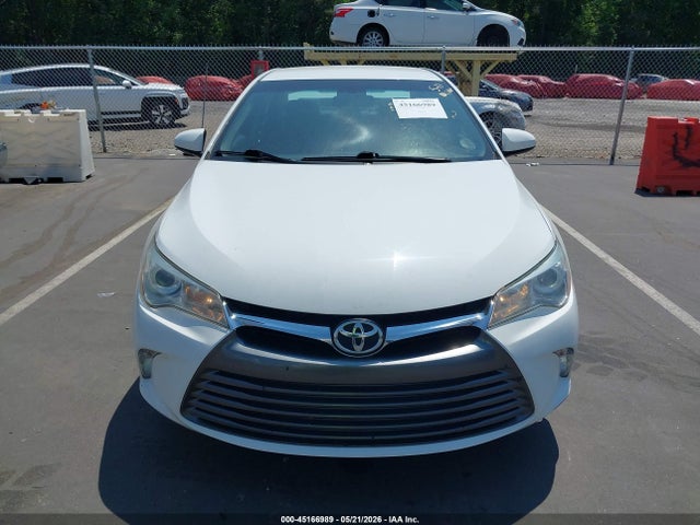 45166989 :رقم المزاد ، 4T1BF1FKXHU781860 vin ، 2017 Toyota Camry Le مزاد بيع