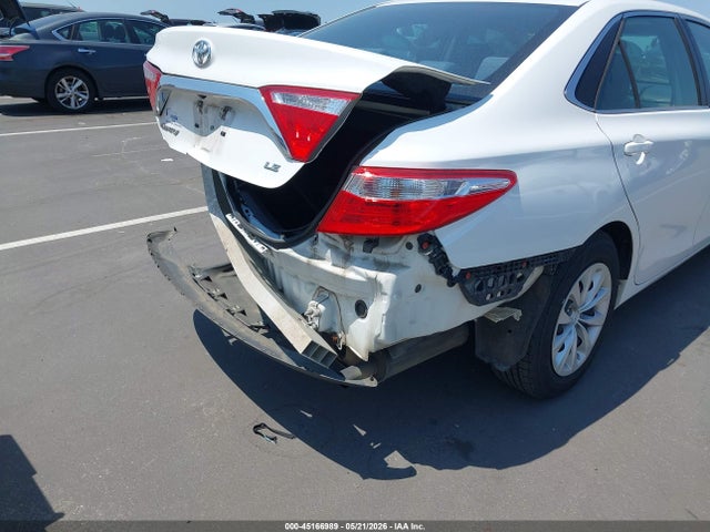 45166989 :رقم المزاد ، 4T1BF1FKXHU781860 vin ، 2017 Toyota Camry Le مزاد بيع