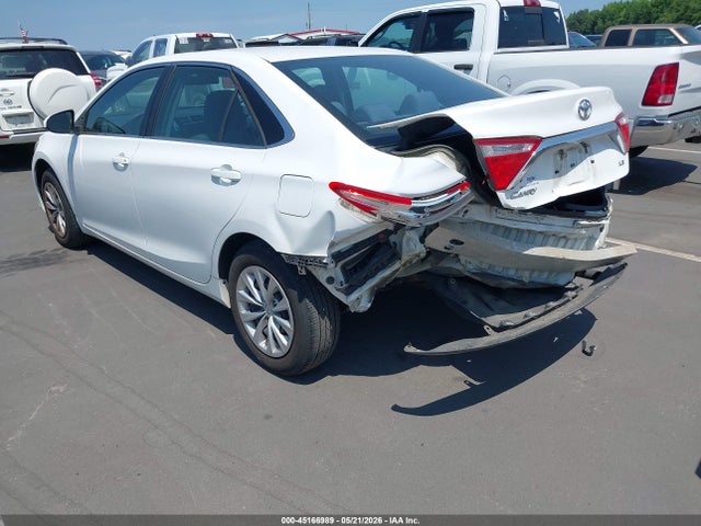 45166989 :رقم المزاد ، 4T1BF1FKXHU781860 vin ، 2017 Toyota Camry Le مزاد بيع