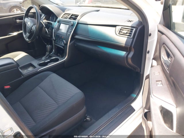 45166989 :رقم المزاد ، 4T1BF1FKXHU781860 vin ، 2017 Toyota Camry Le مزاد بيع
