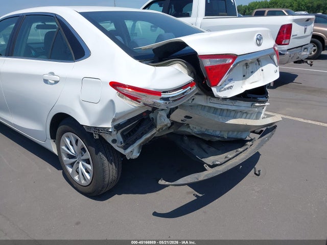 45166989 :رقم المزاد ، 4T1BF1FKXHU781860 vin ، 2017 Toyota Camry Le مزاد بيع