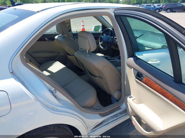 2010 Mercedes-benz C 300 Luxury/sport მანქანა იყიდება აუქციონზე, vin: WDDGF5EB4AF419686, აუქციონის ნომერი: 45167137