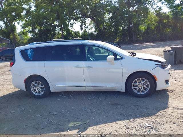 Продаж на аукціоні авто 2020 Chrysler Pacifica Touring L, vin: 2C4RC1BG5LR114326, номер лоту: 45167220