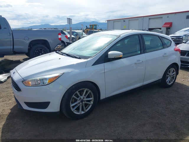 Ford FOCUS SE 2015 1FADP3K22FL316123 Image 2