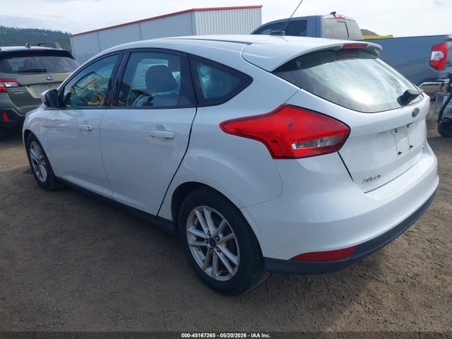 Ford FOCUS SE 2015 1FADP3K22FL316123 Image 3