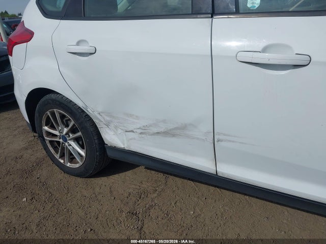 Ford FOCUS SE 2015 1FADP3K22FL316123 Image 6