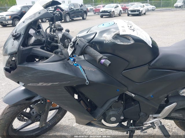 Honda Cbr300 R 2015 MLHNC5100F5100777 Image 16
