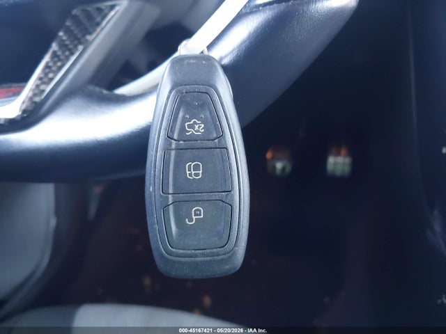 45167421 :رقم المزاد ، 1FADP3L99GL279357 vin ، 2016 Ford Focus St مزاد بيع