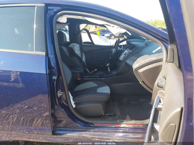 45167421 :رقم المزاد ، 1FADP3L99GL279357 vin ، 2016 Ford Focus St مزاد بيع