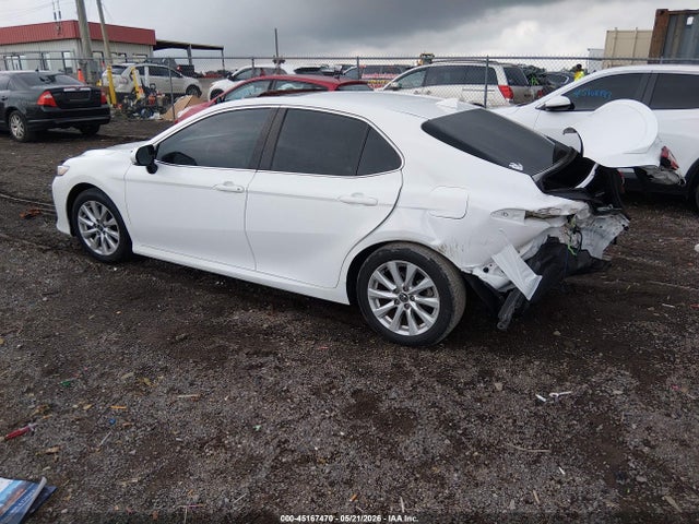 Продаж на аукціоні авто 2020 Toyota Camry Le, vin: 4T1L11AKXLU913924, номер лоту: 45167470