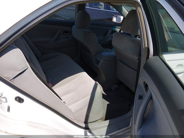 45167546 :رقم المزاد ، 4T1BF3EK1AU574888 vin ، 2010 Toyota Camry Le مزاد بيع