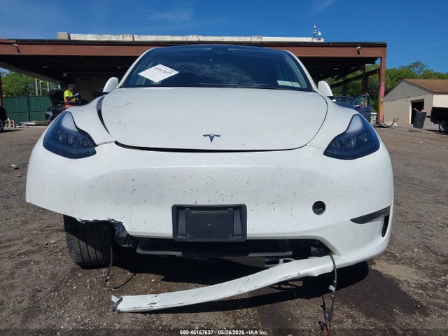 Tesla Model Y Rwd 2023 7SAYGDED1PF915696 Image 10