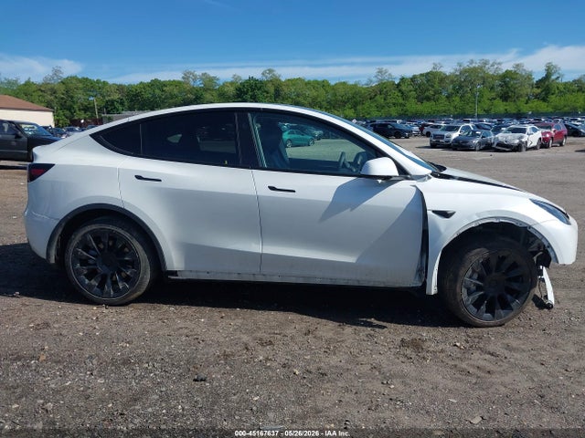 Tesla Model Y Rwd 2023 7SAYGDED1PF915696 Image 11