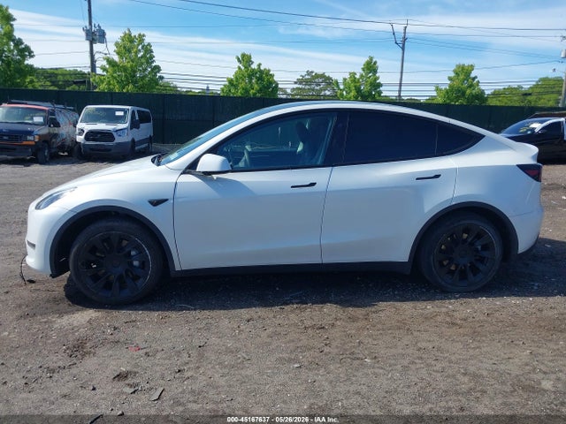 Tesla Model Y Rwd 2023 7SAYGDED1PF915696 Image 12