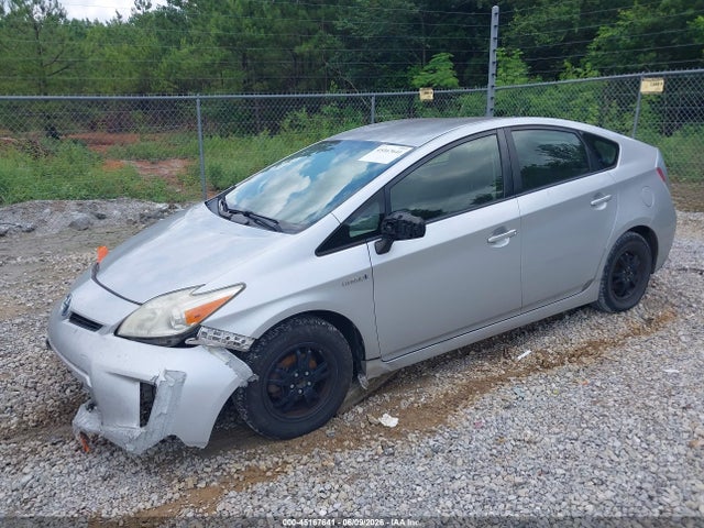 Toyota Prius Two 2015 JTDKN3DU0F1936938 Image 2