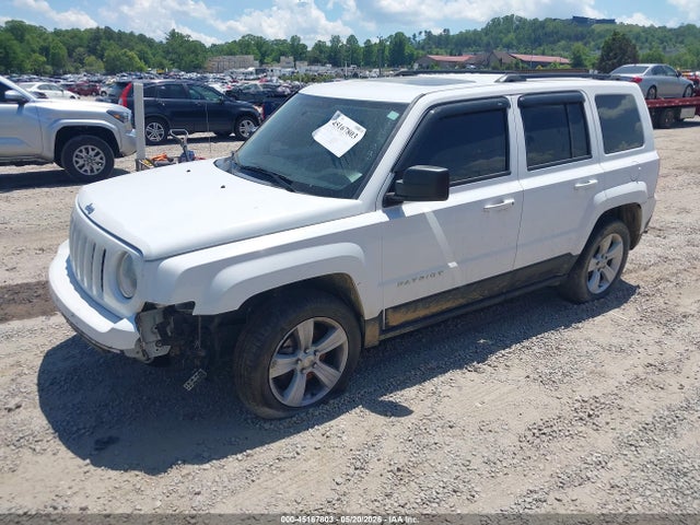 2016 Jeep Patriot Latitude მანქანა იყიდება აუქციონზე, vin: 1C4NJRFB5GD581806, აუქციონის ნომერი: 45167803