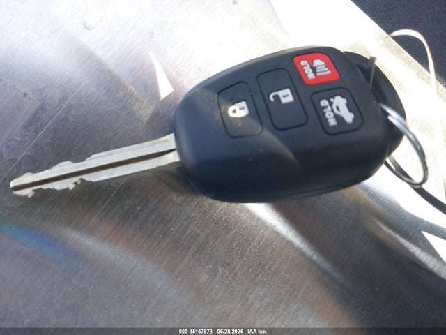 5YFBURHE6KP912805 Toyota COROLLA LE