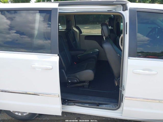 2016 Chrysler Town & Country Touring მანქანა იყიდება აუქციონზე, vin: 2C4RC1BG5GR291657, აუქციონის ნომერი: 45168166