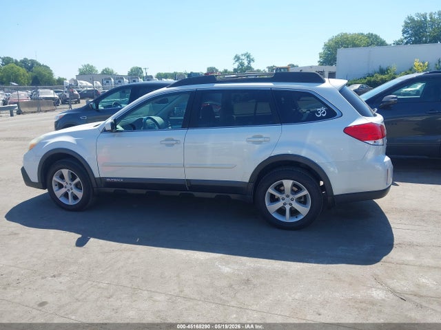 Продажа на аукционе авто 2014 Subaru Outback 2.5i Premium, vin: 4S4BRBCC8E3288612, номер лота: 45168290