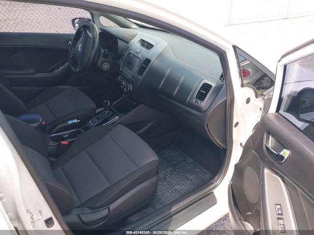 2017 Kia Forte S მანქანა იყიდება აუქციონზე, vin: 3KPFL4A77HE121020, აუქციონის ნომერი: 45168300